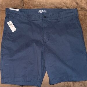 Izod Men's Navy Flat Front Chino Shorts